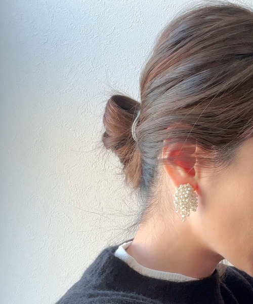 CERCA（チェルカ）の「small world/《Rain　mini》ビーズボリュームイヤリング　ミニタイプ（イヤリング・レディース・シルバー/ベージュ/ブラック・FREE）」の6枚目の写真