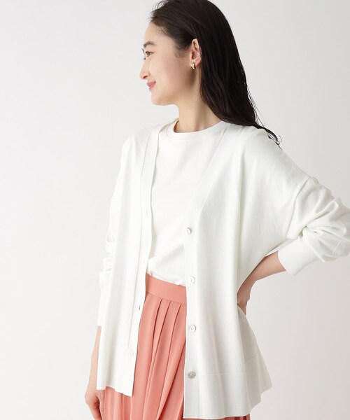 OPAQUE.CLIP（オペークドットクリップ）の「◆Vネックリラクシーニットカーディガン【洗える/イージケア/抗ピリング】（カーディガン/ボレロ・レディース・ライトグレー/ブラック/ブルー/ホワイト系/ダークブラウン/ライトブルー・40/38/36）」の9枚目の写真