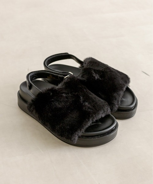 OLIVE des OLIVE（オリーブデオリーブ）の「ファーサンダル　1032130050（サンダル・レディース・ブラック/アイボリー・MEDIUM/LARGE）」の2枚目の写真