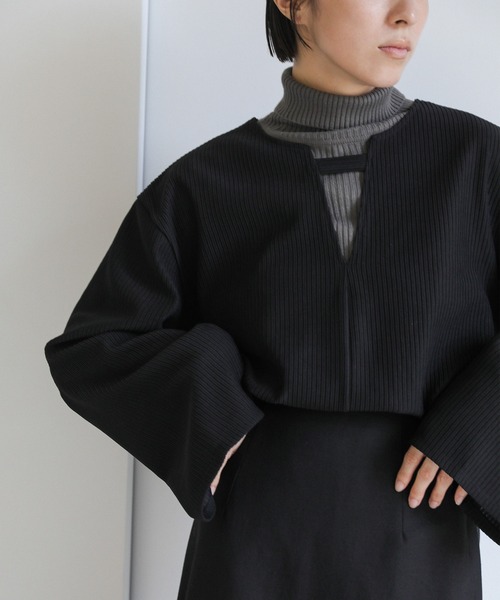 select MOCA(セレクトモカ)の「キーネックリップルワイドスリーブトップス(Tシャツ/カットソー・レディース・ベージュ/ブラック/チャコールグレー/ブラウン/ライトカーキ・FREE)」の2枚目の写真