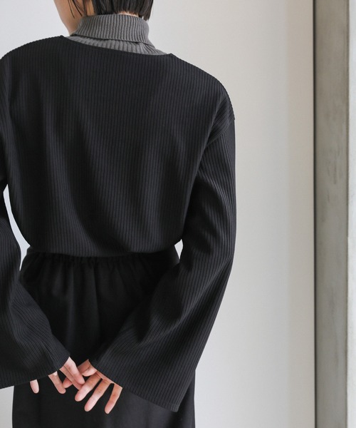 select MOCA(セレクトモカ)の「キーネックリップルワイドスリーブトップス(Tシャツ/カットソー・レディース・ベージュ/ブラック/チャコールグレー/ブラウン/ライトカーキ・FREE)」の16枚目の写真