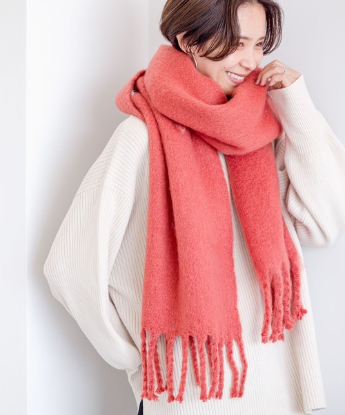 LEPSIM（レプシィム）の「フトフリンジ無地ストール　969878（ストール/ショール・レディース・ライトブルー/アイボリー/オレンジ/ベージュ・ONE SIZE）」の4枚目の写真