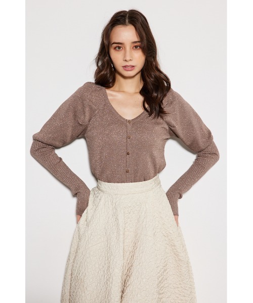 rienda（リエンダ）の「ディープタックショルダーVネックニットトップス（ニット/セーター・レディース・グリーン/ブラック/シルバー/グレイッシュベージュ/ベージュ・FREE）」の3枚目の写真