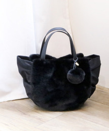 カシュカシュ cachecache / ポンポン付きエコファーラウンド型トートバッグ