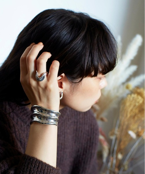 Nothing And Others(ナッシングアンドアザーズ)の「「Nothing And Others/ナッシングアンドアザーズ」Step line Pierce(ピアス(両耳用)・レディース・シルバー/ゴールド・FREE)」の3枚目の写真