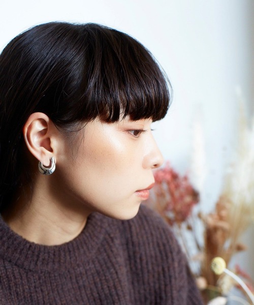 Nothing And Others(ナッシングアンドアザーズ)の「「Nothing And Others/ナッシングアンドアザーズ」Step line Pierce(ピアス(両耳用)・レディース・シルバー/ゴールド・FREE)」の4枚目の写真