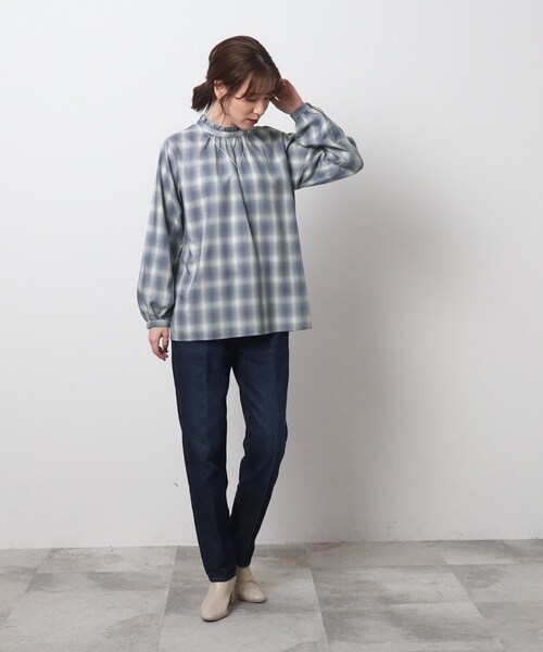 SHOO・LA・RUE（シューラルー）の「◆華奢見え フリルハイネック チェックブラウス（シャツ/ブラウス・レディース・ブラウン系2/ブルー系6・04/03/02）」の6枚目の写真