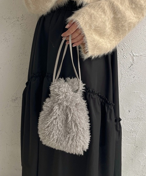 apres jour clair(アプレジュールクレア)の「【apres jour clair×ARIAZ】2wayフェイクファーバッグ(ショルダーバッグ・レディース・ライトグレー/アイボリー/チャコールグレー・FREE)」の13枚目の写真