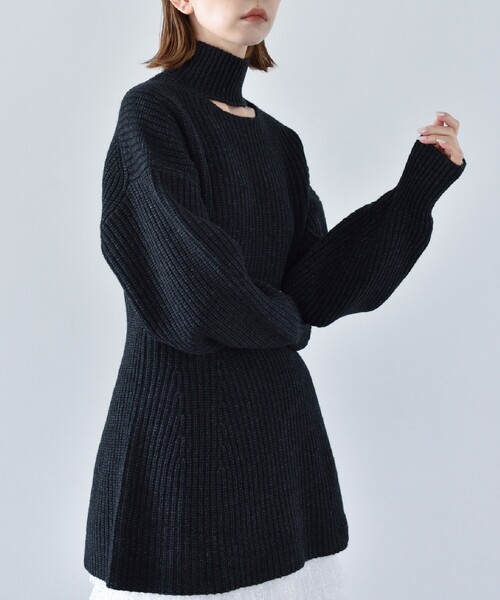 CODE A（コードエー）の「◇neck cutting knit（ニット/セーター