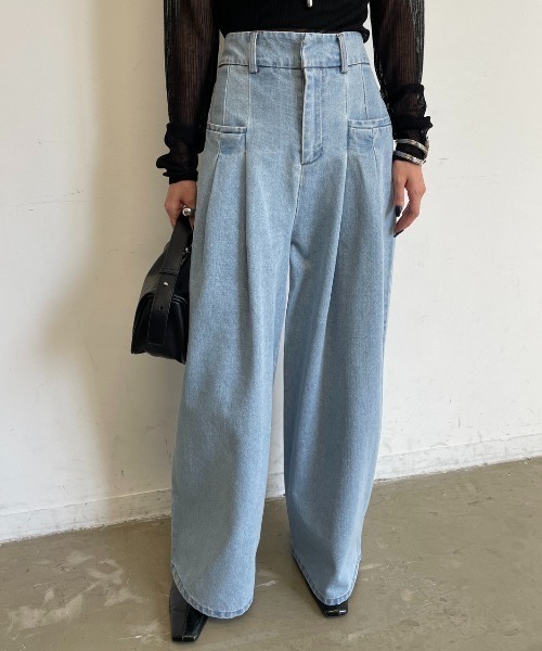 AIC.（エーアイシー）の「ポケット2タックデニムワイドパンツ（デニムパンツ・レディース・ライトブルー・FREE）」の4枚目の写真