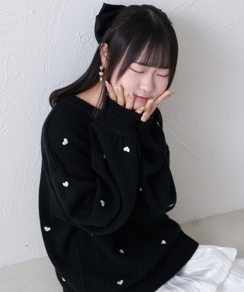 shrita（シュリータ）の「【shrita】ハート刺繍ルーズニット
