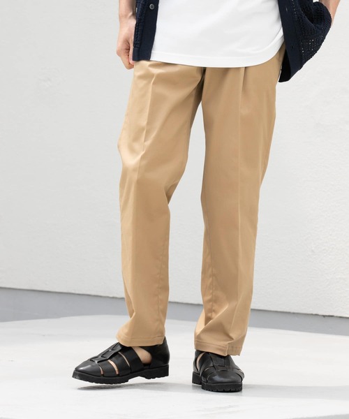URBAN RESEARCH ROSSO MEN（アーバンリサーチロッソメン）の「『WEB限定』『XLサイズあり』ストレッチチノワンタックパンツ（その他パンツ・メンズ・カーキ/ベージュ/ネイビー/ブラック/グレー・SMALL/X-LARGE/LARGE/MEDIUM）」の6枚目の写真