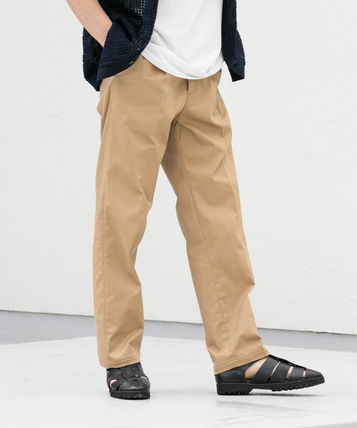 URBAN RESEARCH ROSSO MEN（アーバンリサーチロッソメン）の「『WEB限定』『XLサイズあり』ストレッチチノワンタックパンツ（その他パンツ・メンズ・カーキ/ベージュ/ネイビー/ブラック/グレー・SMALL/X-LARGE/LARGE/MEDIUM）」の9枚目の写真
