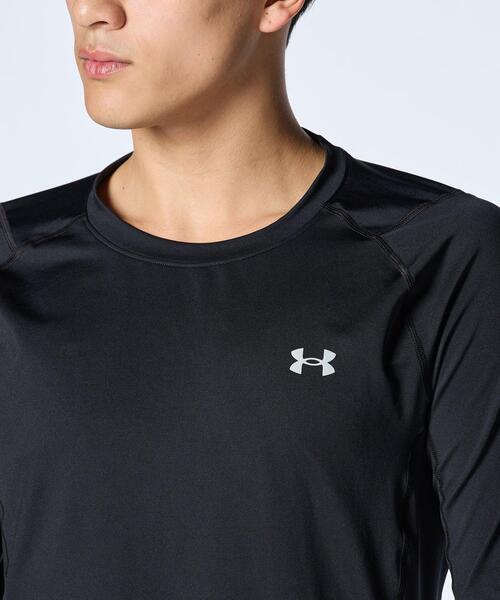 UNDER ARMOUR(アンダーアーマー)の「UAヒートギア フィッティド ノベルティ ロングスリーブ クルーネック シャツ(ゴルフ/メンズ)(Tシャツ/カットソー・メンズ・ブラック・XL/M/L/S/XXL)」の6枚目の写真