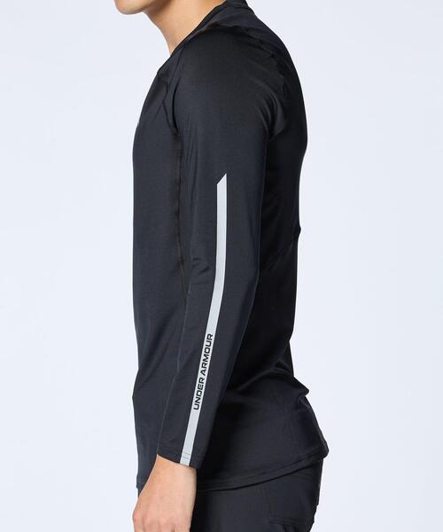 UNDER ARMOUR(アンダーアーマー)の「UAヒートギア フィッティド ノベルティ ロングスリーブ クルーネック シャツ(ゴルフ/メンズ)(Tシャツ/カットソー・メンズ・ブラック・XL/M/L/S/XXL)」の5枚目の写真