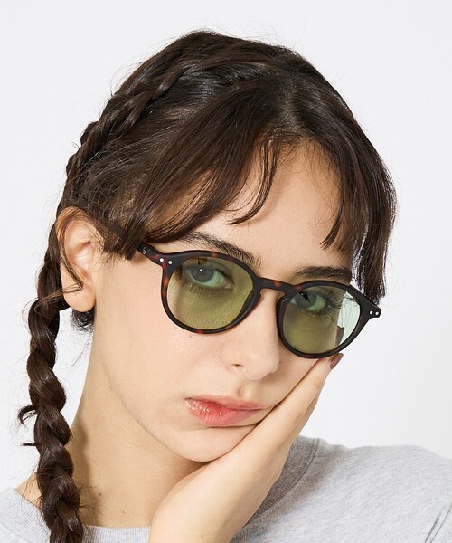 IZIPIZI（イジピジ）の「【IZIPIZI/イジピジ】SUN LIGHT/日本限定シリーズ/#D サングラス / ユニセックス（サングラス・メンズ・ブラック/ブラウン系その他/ベージュ系その他/ブラウン系その他2・フリー）」の3枚目の写真