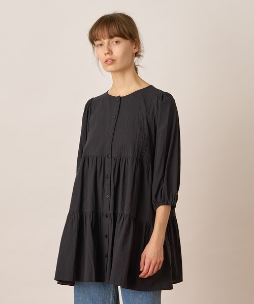 ALLUMER(アリュメール)の「スリークオーターバルーンスリーブティアードワンピース(ワンピース・レディース・ホワイト/ブラック・1)」の2枚目の写真