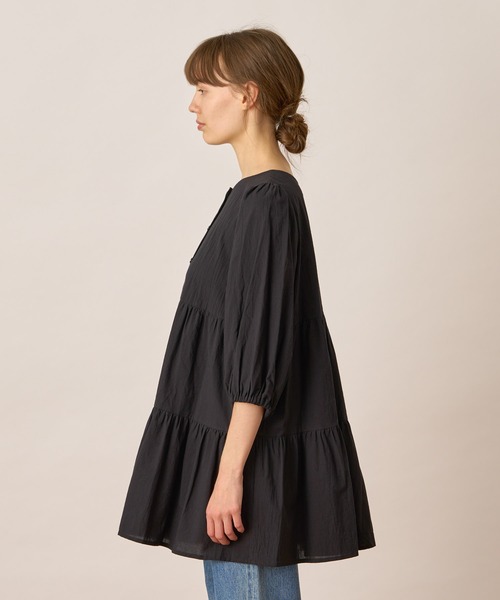 ALLUMER(アリュメール)の「スリークオーターバルーンスリーブティアードワンピース(ワンピース・レディース・ホワイト/ブラック・1)」の15枚目の写真