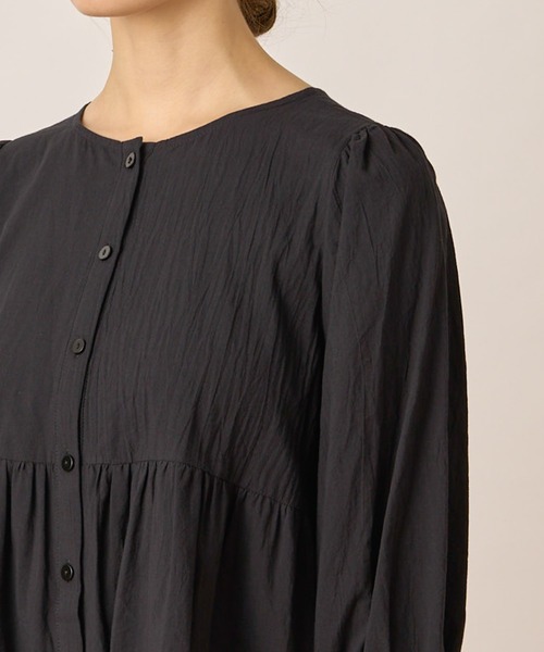 ALLUMER(アリュメール)の「スリークオーターバルーンスリーブティアードワンピース(ワンピース・レディース・ホワイト/ブラック・1)」の17枚目の写真