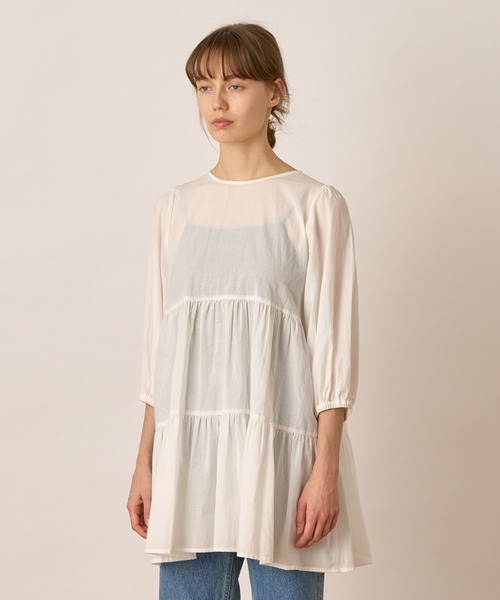 ALLUMER(アリュメール)の「スリークオーターバルーンスリーブティアードワンピース(ワンピース・レディース・ホワイト/ブラック・1)」の4枚目の写真