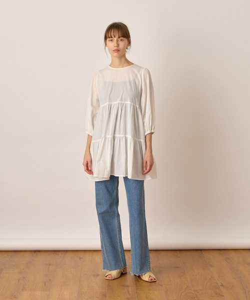 ALLUMER(アリュメール)の「スリークオーターバルーンスリーブティアードワンピース(ワンピース・レディース・ホワイト/ブラック・1)」の9枚目の写真