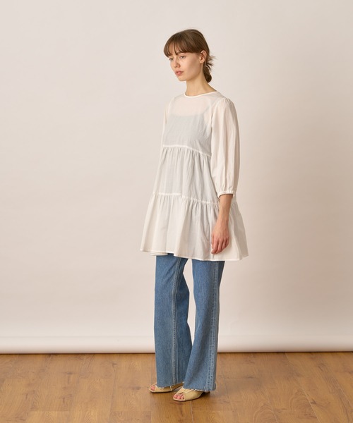 ALLUMER(アリュメール)の「スリークオーターバルーンスリーブティアードワンピース(ワンピース・レディース・ホワイト/ブラック・1)」の10枚目の写真