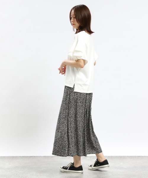 GLOBAL WORK Smile Seed Store（グローバルワーク スマイルシードストア）の「コットン袖2段フレアTシャツ/984094（Tシャツ/カットソー・レディース・サックスブルー/ライトベージュ/ブラック/ホワイト×ブラック/オフホワイト・X-LARGE/SMALL/MEDIUM/LARGE）」の9枚目の写真