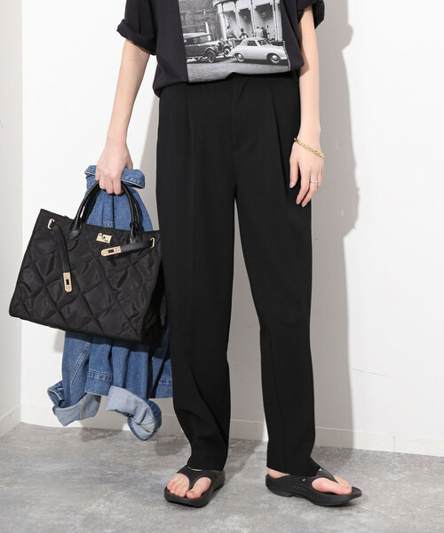 SLOBE IENA(スローブイエナ)の「《WEB/一部店舗限定》クレータークロスバックゴムセミストレートパンツ(スラックス・レディース・ブラック/グレー・38/36)」の1枚目の写真