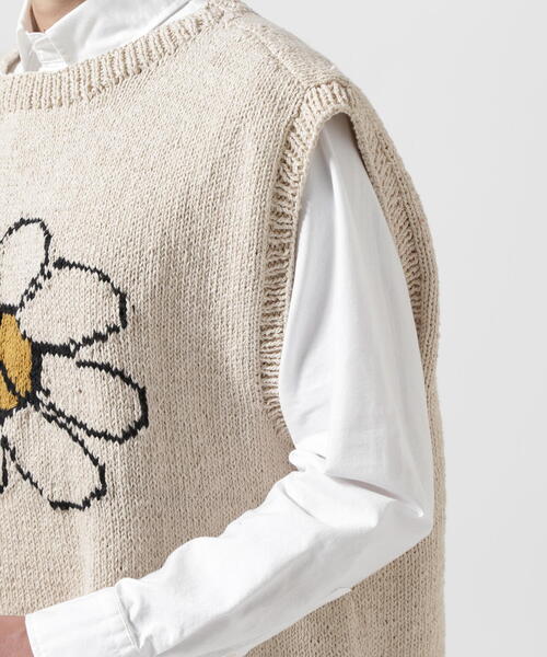 niche.(ニッチ)の「MacMahon Knitting Mills /マクマホンニッティングミルズ 別注Peace&Flower Vest(ニット/セーター・メンズ・ナチュラル・F)」の7枚目の写真