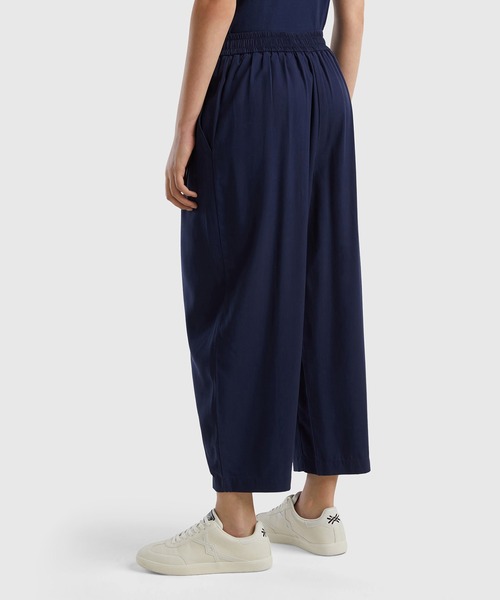 BENETTON (UNITED COLORS OF BENETTON)（ベネトンユナイテッドカラーズオブベネトン）の「バックゴムストレッチスラックスパンツ（スラックス・レディース・ホワイト/ネイビー/ベージュ/ブラック・XX-SMALL/X-SMALL/SMALL/MEDIUM）」の17枚目の写真