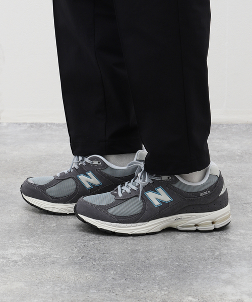 NEW BALANCE(ニューバランス)の「NEW BALANCE (ニューバランス) M2002RFB(スニーカー・メンズ・チャコールグレー・28.5cm/25.5cm/26cm/26.5cm/27cm/27.5cm/28cm)」の17枚目の写真