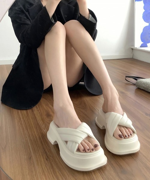 Miniministore(ミニミニストア)の「厚底サンダル ミュールサンダル 夏新作(サンダル・レディース・ブラック/アイボリー・23.5cm/24.0cm/24.5cm/25.0cm/23.0cm/22.5cm)」の9枚目の写真