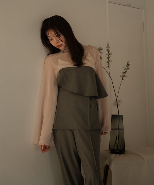 mideal(マイディール)の「frill bare bustier × sheer tops set / フリルベアビスチェ×シアートップスセット(その他トップス・レディース・ホワイト系/グレー系・FREE)」の2枚目の写真