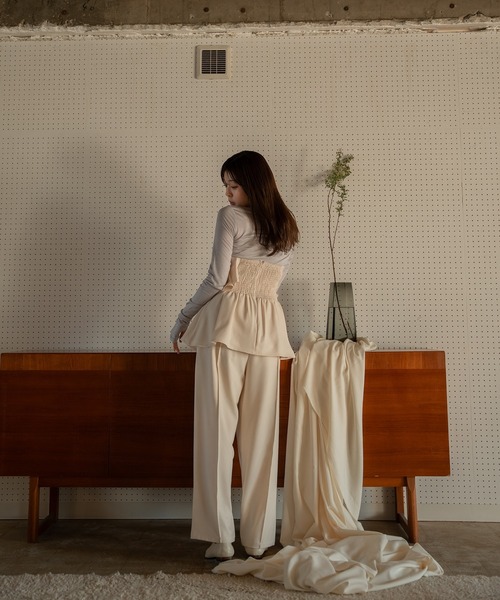 【えり】mideal ビスチェ mideal（マイディール）の「frill bare bustier × sheer tops set