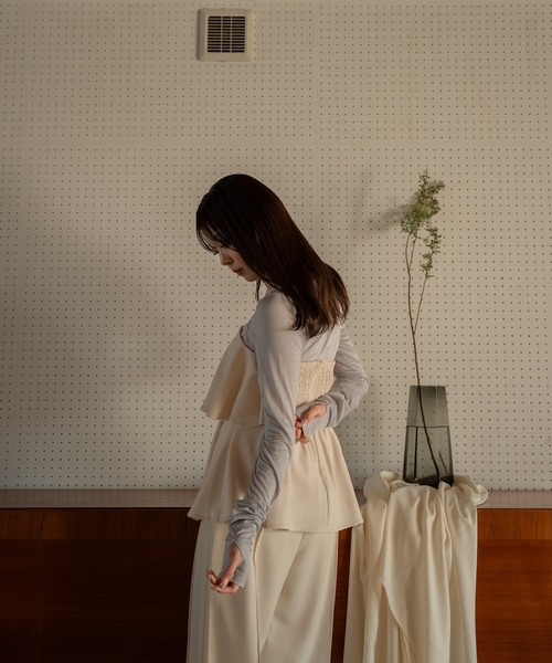 mideal(マイディール)の「frill bare bustier × sheer tops set / フリルベアビスチェ×シアートップスセット(その他トップス・レディース・ホワイト系/グレー系・FREE)」の5枚目の写真