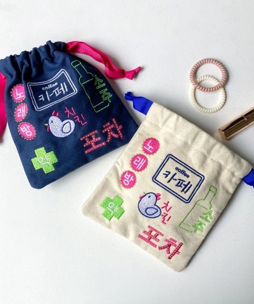 FLAPPER（フラッパー）の「コリアタウン刺繍巾着（ラッピングキット・レディース・アイボリー/ネイビー・FREE）」の11枚目の写真