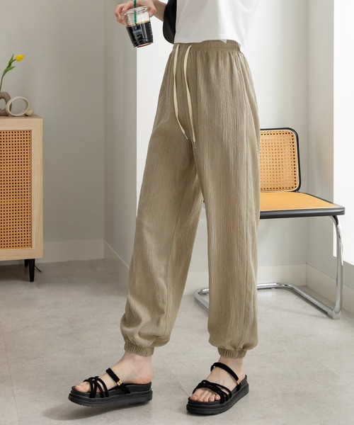 CHAN ME(チャンミ)の「ふくれジャガードジョガーパンツ(その他パンツ・レディース・ブラック/ベージュ/ブルー・MEDIUM/LARGE/X-LARGE)」の5枚目の写真