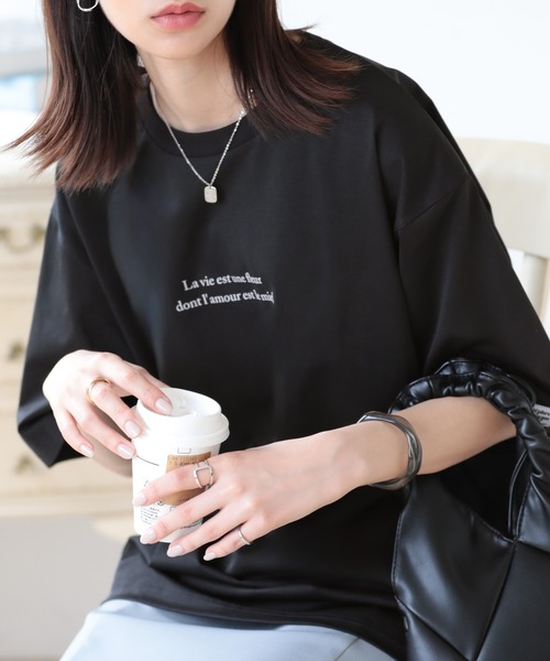 SUNFLOWER EIGHT(サンフラワーエイト)の「ドライタッチ ロゴTシャツ(Tシャツ/カットソー・レディース・グレイッシュベージュ/チャコール/ブラック/ブラウン・FREE)」の1枚目の写真
