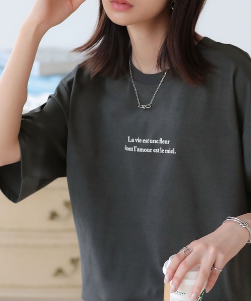 SUNFLOWER EIGHT(サンフラワーエイト)の「ドライタッチ ロゴTシャツ(Tシャツ/カットソー・レディース・グレイッシュベージュ/チャコール/ブラック/ブラウン・FREE)」の5枚目の写真