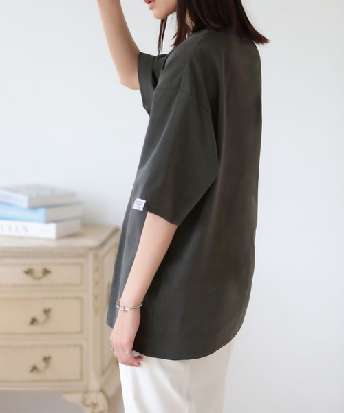 SUNFLOWER EIGHT(サンフラワーエイト)の「ドライタッチ ロゴTシャツ(Tシャツ/カットソー・レディース・グレイッシュベージュ/チャコール/ブラック/ブラウン・FREE)」の20枚目の写真