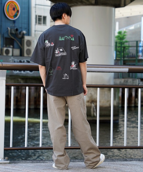1111clothing(ワンフォークロージング)の「【unisex】イラスト 総刺繍 Tシャツ / 綿100% ルーズシルエット 半袖Tシャツ メンズ レディース(Tシャツ/カットソー・メンズ・マスタード/チャコール/ホワイト・M/L)」の15枚目の写真