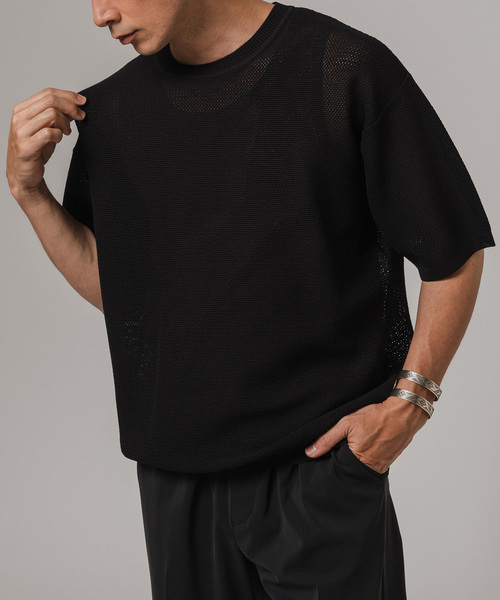 EDIFICE(エディフィス)の「ドライメッシュ リラックスフィット ニットTシャツ(ニット/セーター・メンズ・ブラック/ライトグレー/グリーン系その他/ブルー系その他・MEDIUM/LARGE)」の2枚目の写真