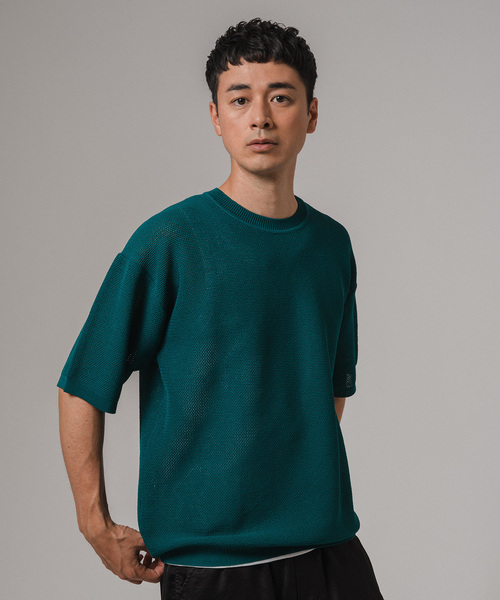 EDIFICE(エディフィス)の「ドライメッシュ リラックスフィット ニットTシャツ(ニット/セーター・メンズ・ブラック/ライトグレー/グリーン系その他/ブルー系その他・MEDIUM/LARGE)」の5枚目の写真