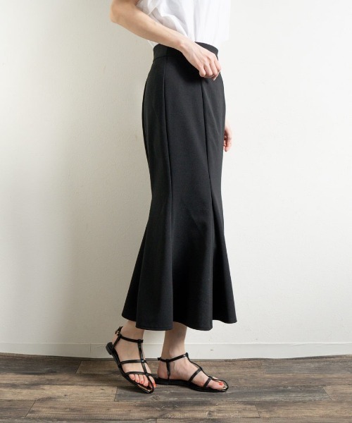 Fabby fabby（ファビィーファビィー）の「ネックベルトストラップフラットサンダル（サンダル・レディース・オフホワイト/ブラック/シルバー・LARGE/SMALL/MEDIUM）」の7枚目の写真