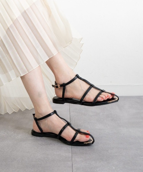 Fabby fabby（ファビィーファビィー）の「ネックベルトストラップフラットサンダル（サンダル・レディース・オフホワイト/ブラック/シルバー・LARGE/SMALL/MEDIUM）」の8枚目の写真