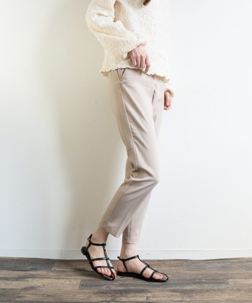 Fabby fabby（ファビィーファビィー）の「ネックベルトストラップフラットサンダル（サンダル・レディース・オフホワイト/ブラック/シルバー・LARGE/SMALL/MEDIUM）」の11枚目の写真