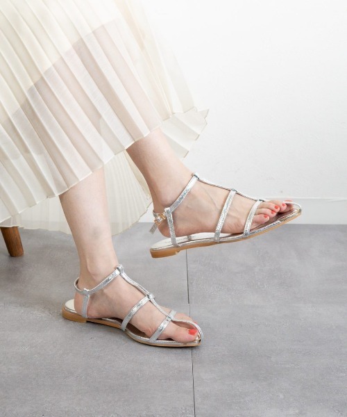 Fabby fabby（ファビィーファビィー）の「ネックベルトストラップフラットサンダル（サンダル・レディース・オフホワイト/ブラック/シルバー・LARGE/SMALL/MEDIUM）」の21枚目の写真