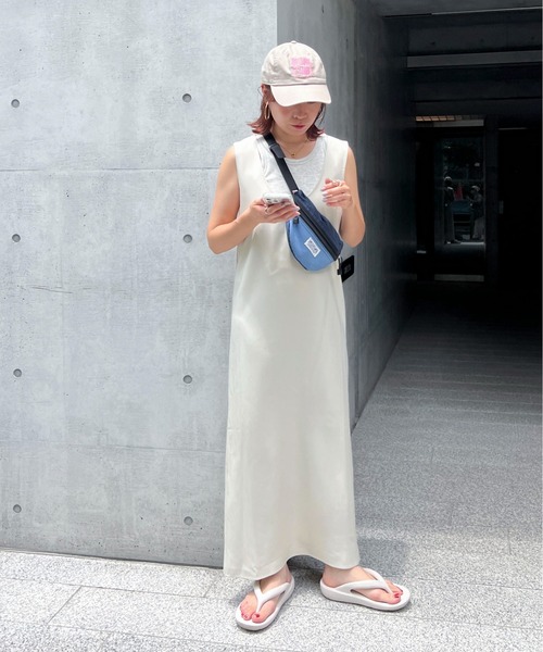 feepur(フェピュール)の「Uネックナローワンピース(ワンピース・レディース・グレー/アイボリー/ブラック・SMALL/MEDIUM)」の10枚目の写真