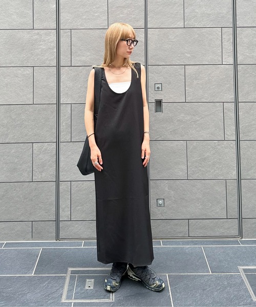 feepur(フェピュール)の「Uネックナローワンピース(ワンピース・レディース・グレー/アイボリー/ブラック・SMALL/MEDIUM)」の4枚目の写真
