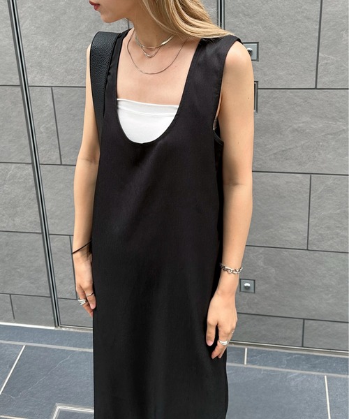 feepur(フェピュール)の「Uネックナローワンピース(ワンピース・レディース・グレー/アイボリー/ブラック・SMALL/MEDIUM)」の7枚目の写真